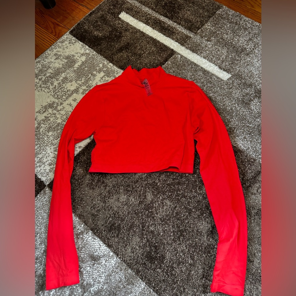 Garage Crop Top; size S